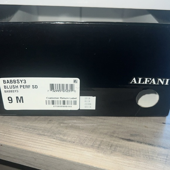 Alfani Step n Flex Babbsy Perforated Slingbacks NIB Sz 9 - Picture 4 of 8